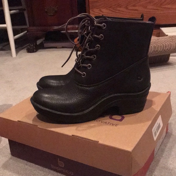 NWT Bionica Black Women’s Boots - Picture 1 of 6